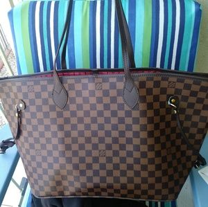 Louis Vuitton Never Full Purse